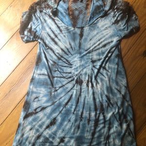 Soft tie dyed shirt , lace on sleeves and back